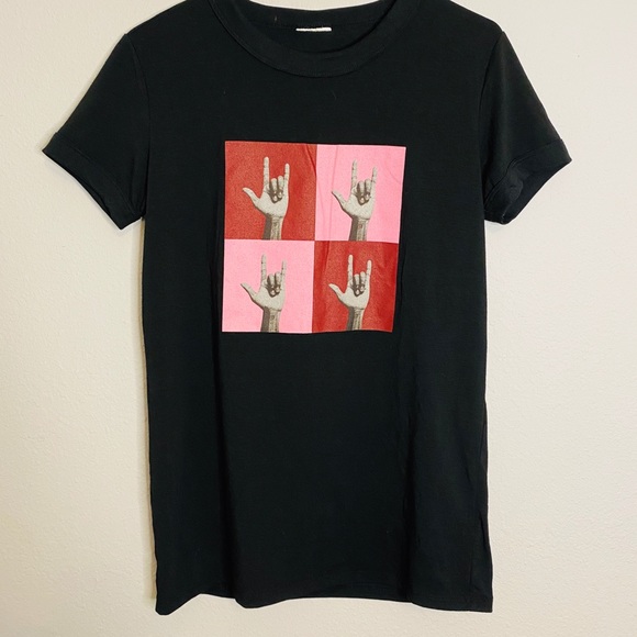 💜Graphic T-shirt- Black w/ Pink Sign Language M - Picture 2 of 6